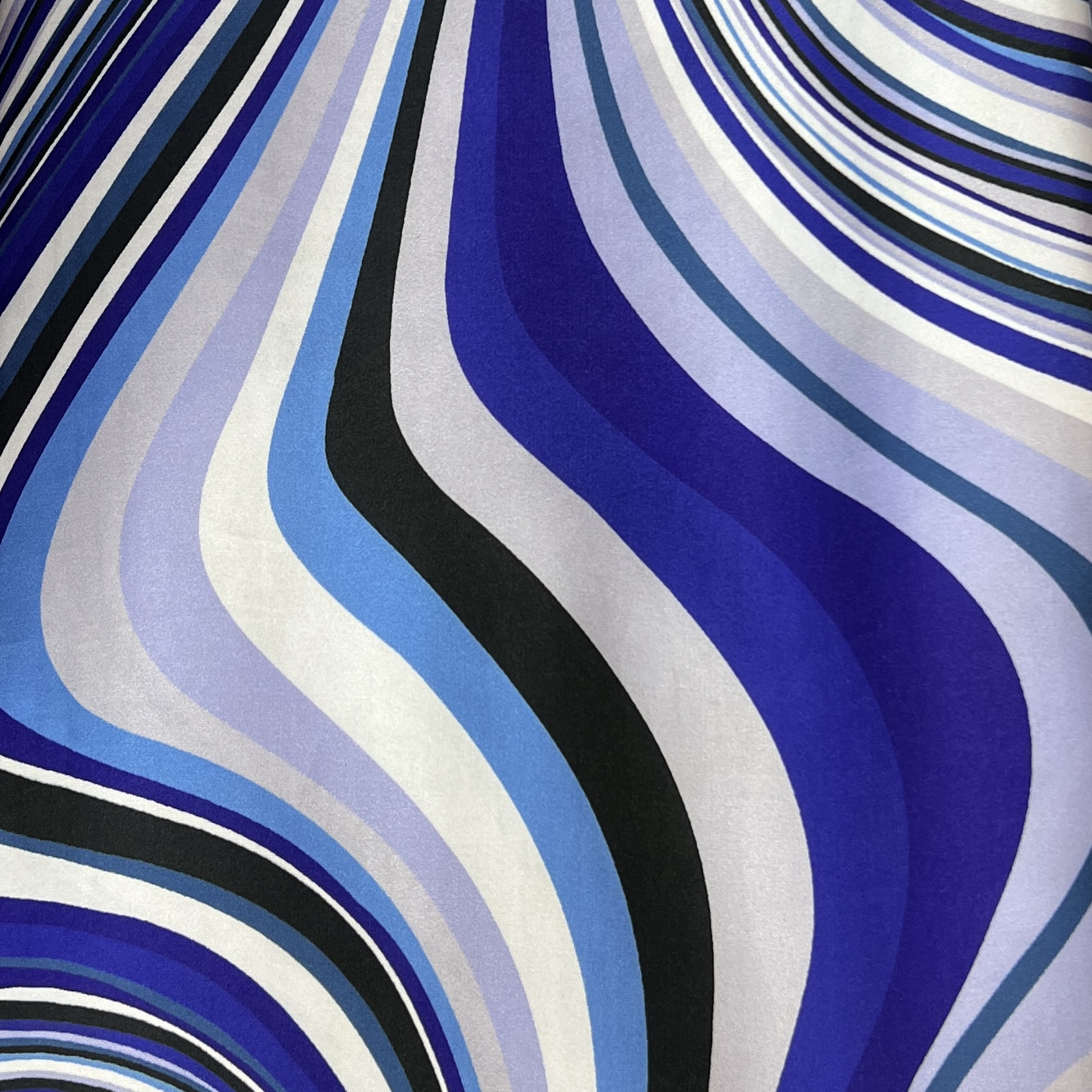 Color: Royal Blue-White Big Waves