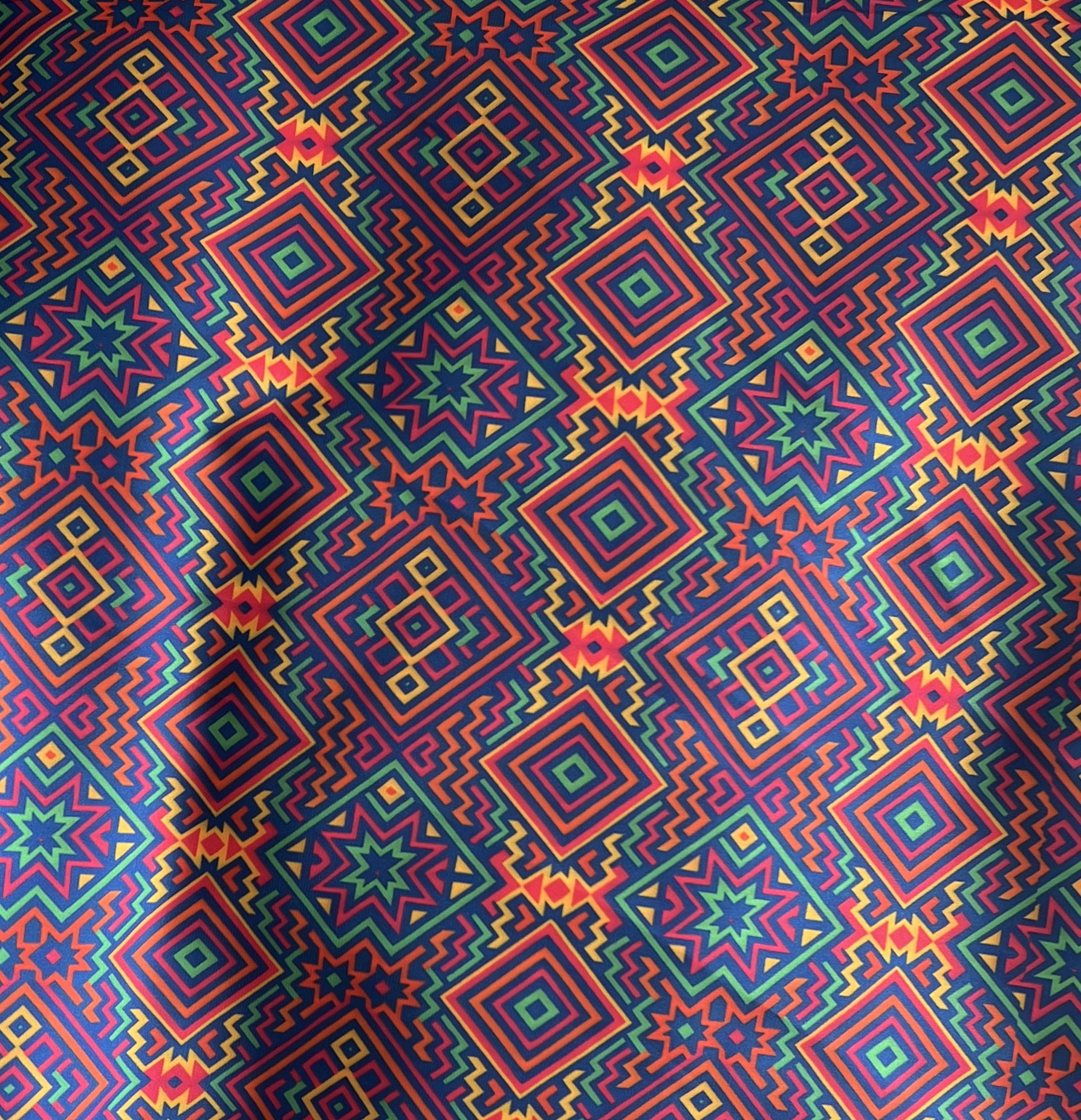 Color: Wayuu/Red-Green