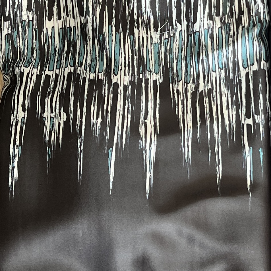 Color: Black/Green Lines Ombre