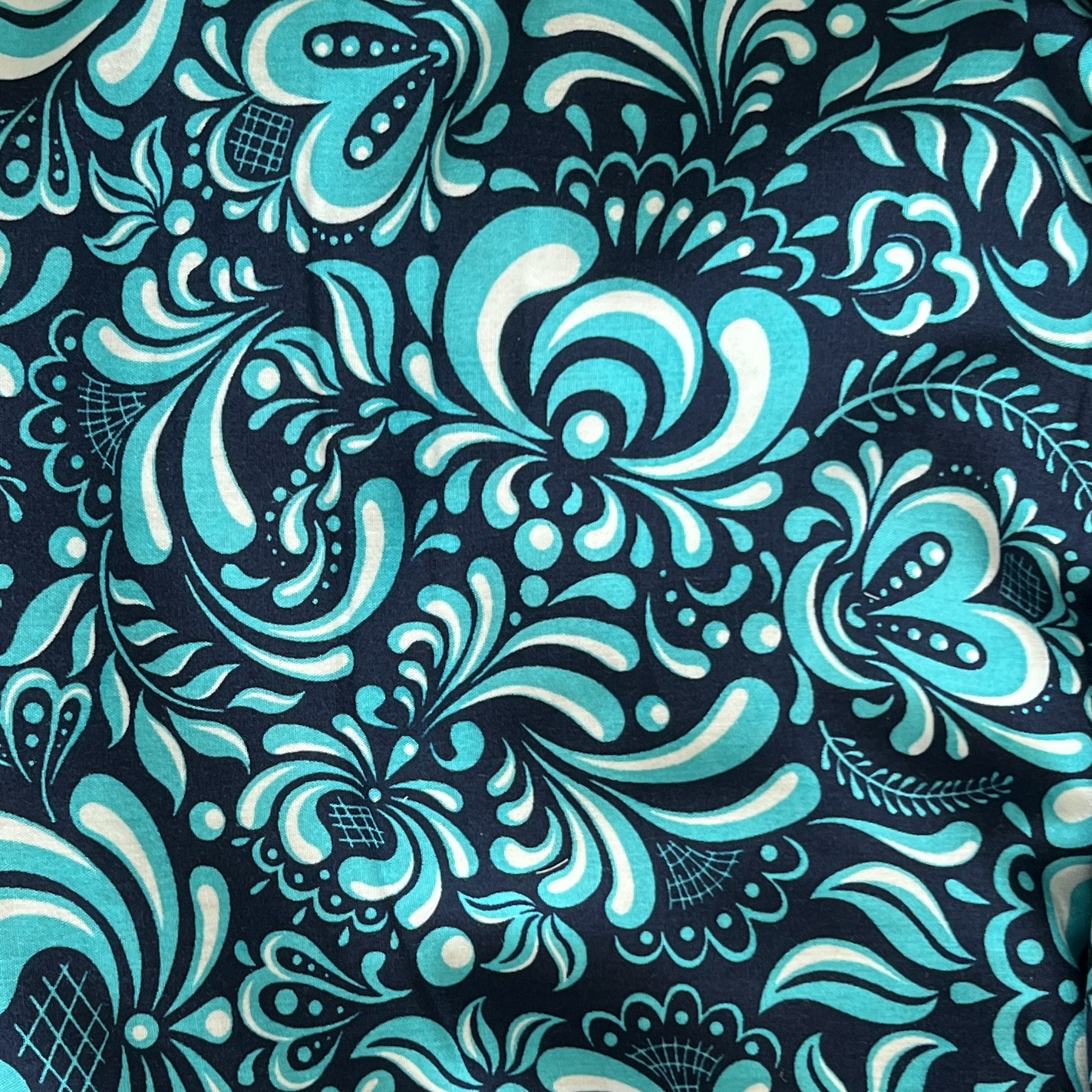 Color: Navy Blue/Turquoise-White Forms