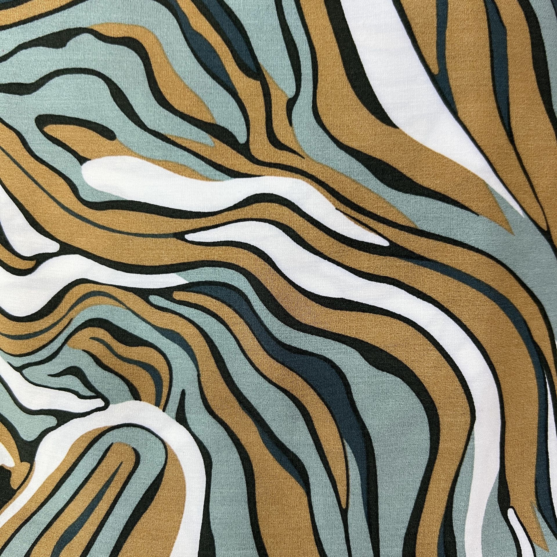 Color: Green/Brown-White Waves