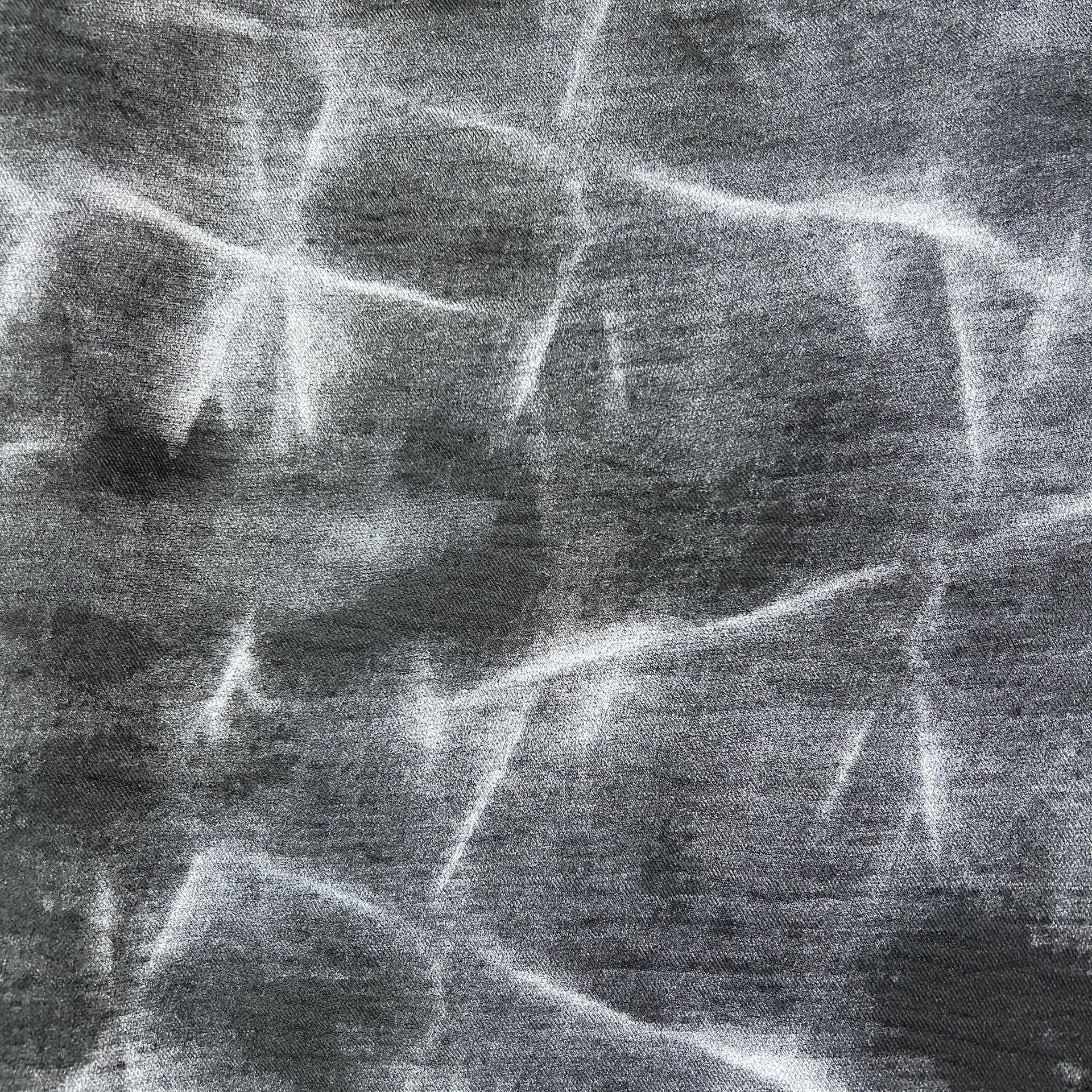 Color: Black/White Dye