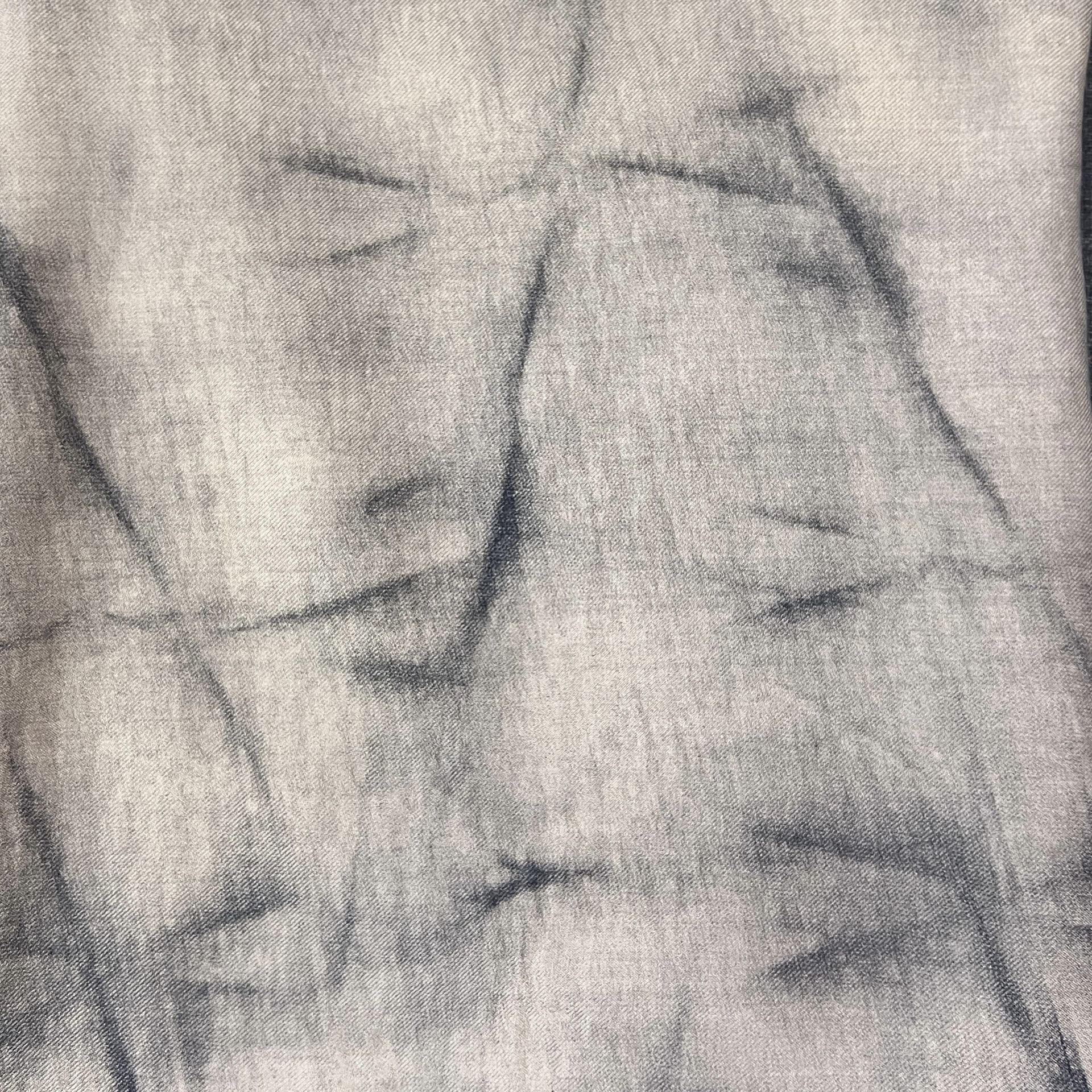 Color: Beige/Black Dye