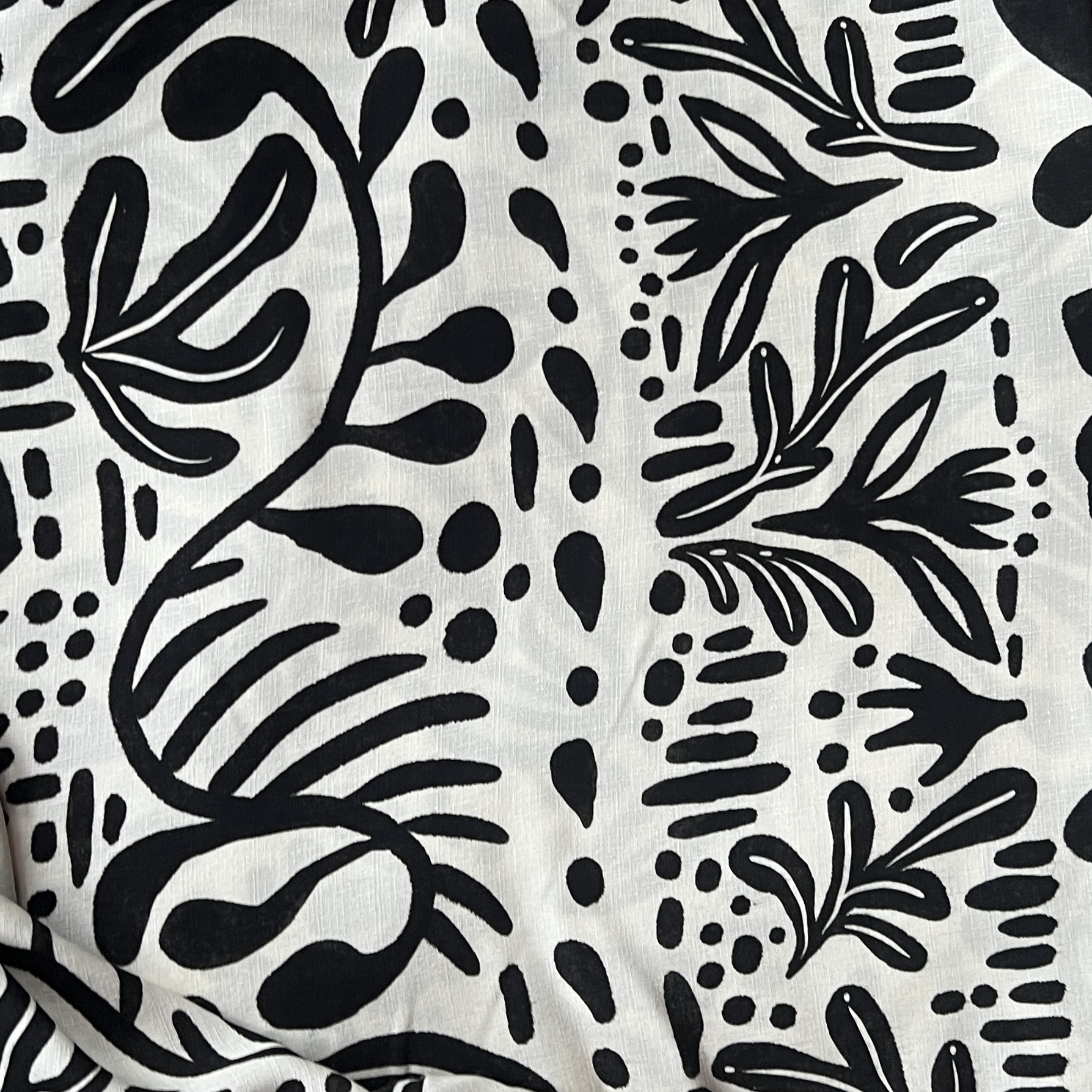 Color: White/Black Boho Design