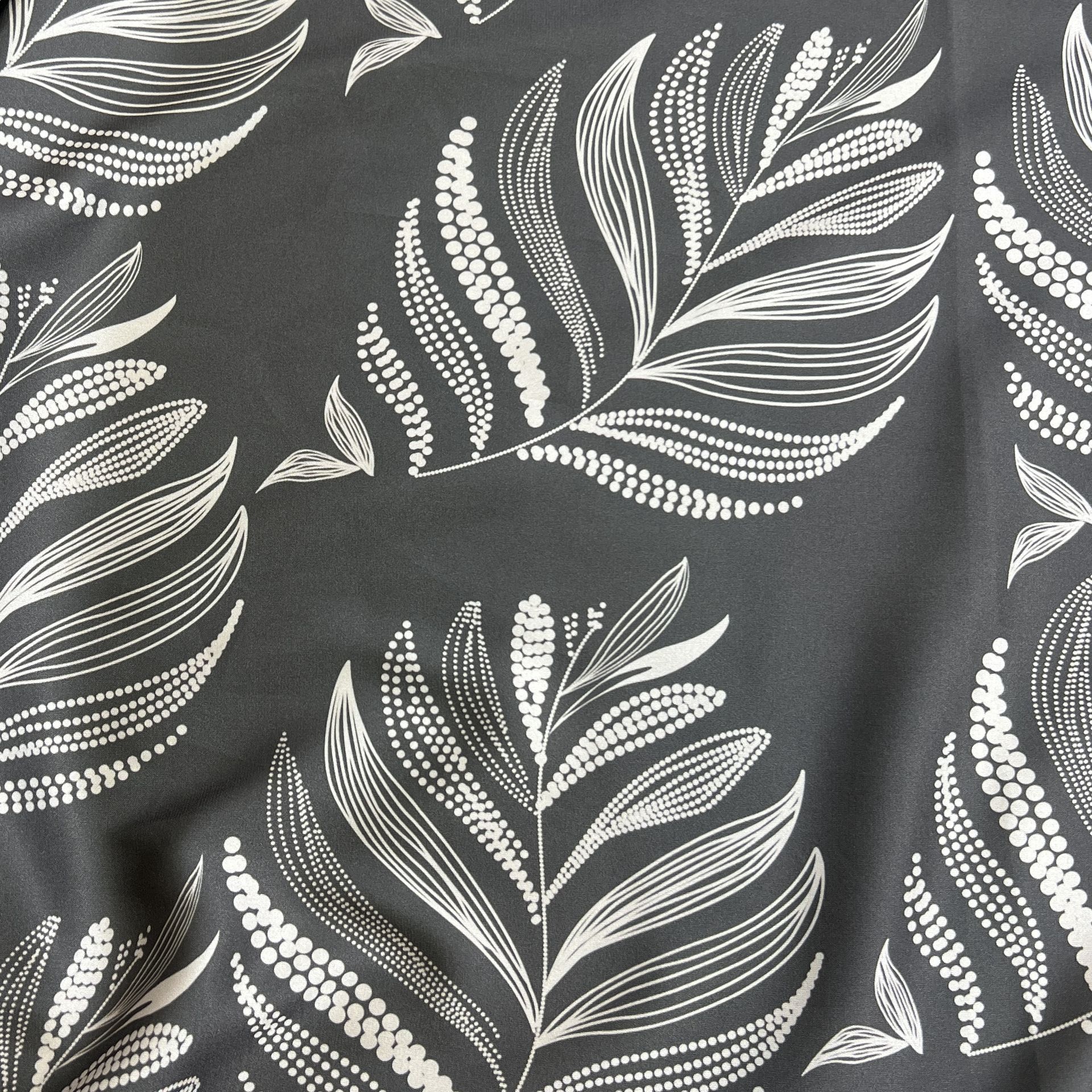 Color: Dark Olive/Dot Leaves