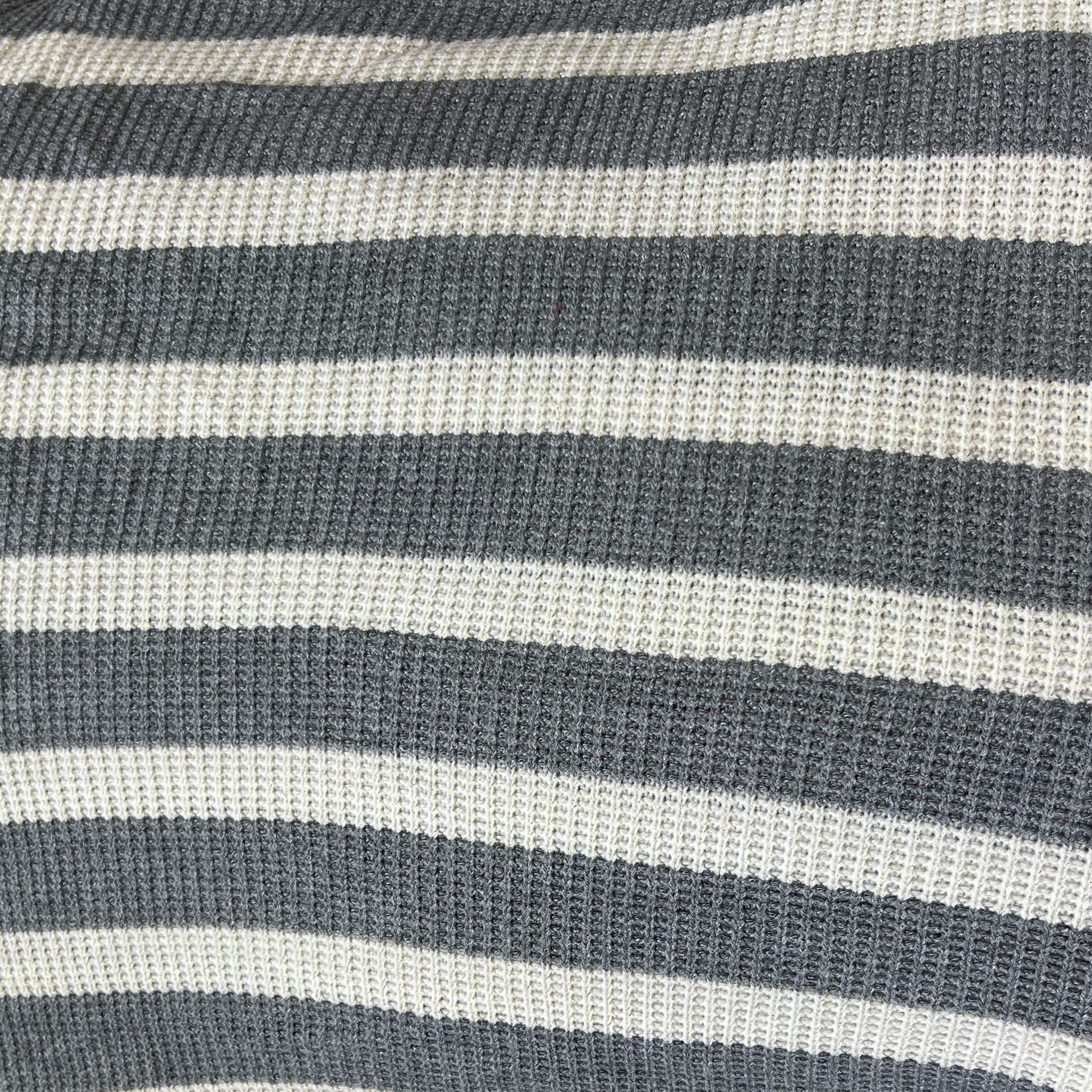 Color: Gray/Off White Big Stripes