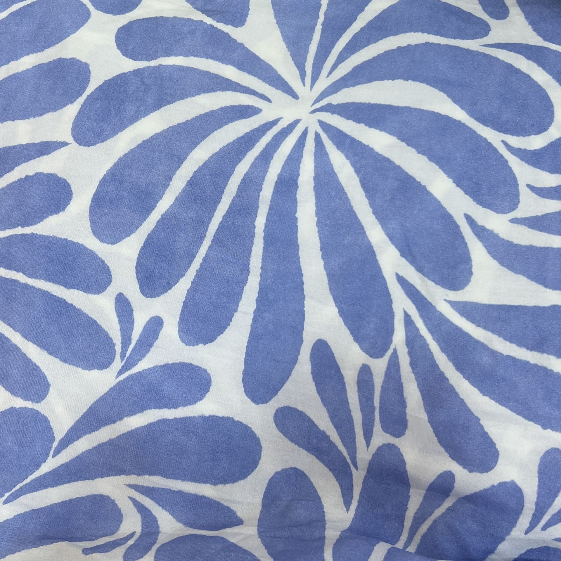 Color: White/Light Blue Big Flowers