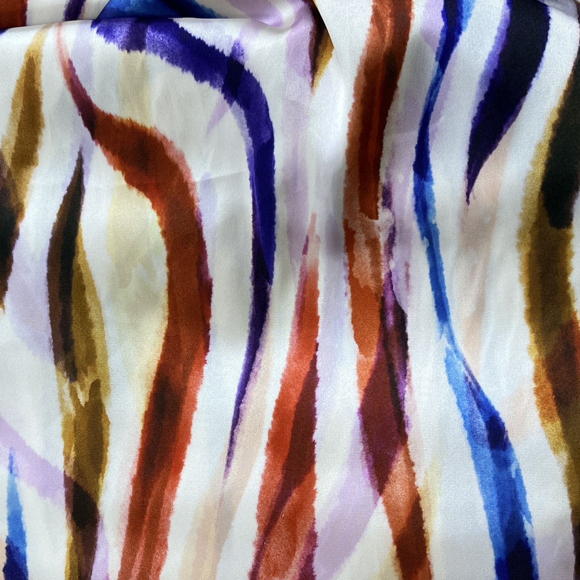 Color: White/Mustard-Purple-Red Wave Lines