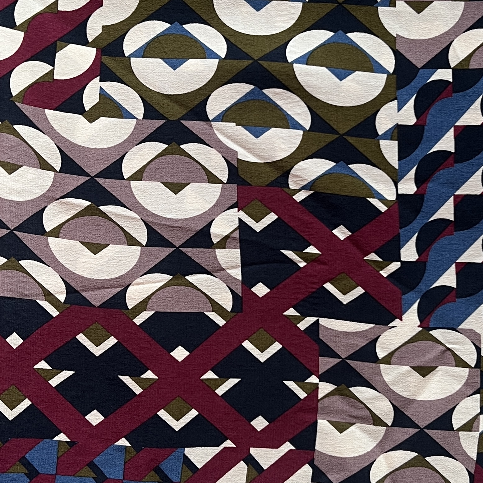 Color: Burgundy/Black/Olive Design