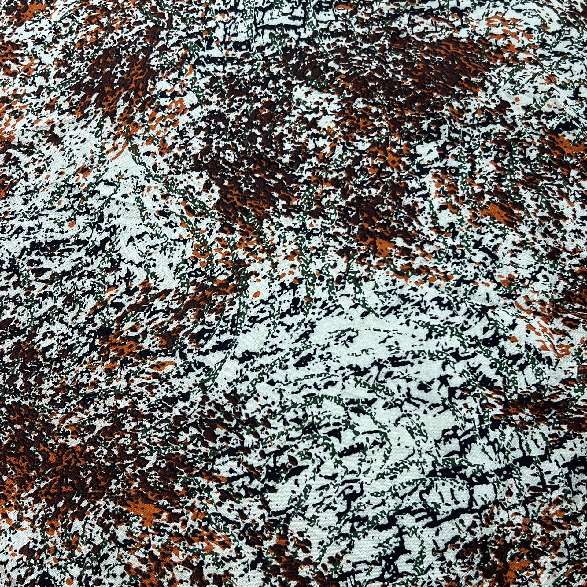 Color: Light Green/Black-Brown Splash