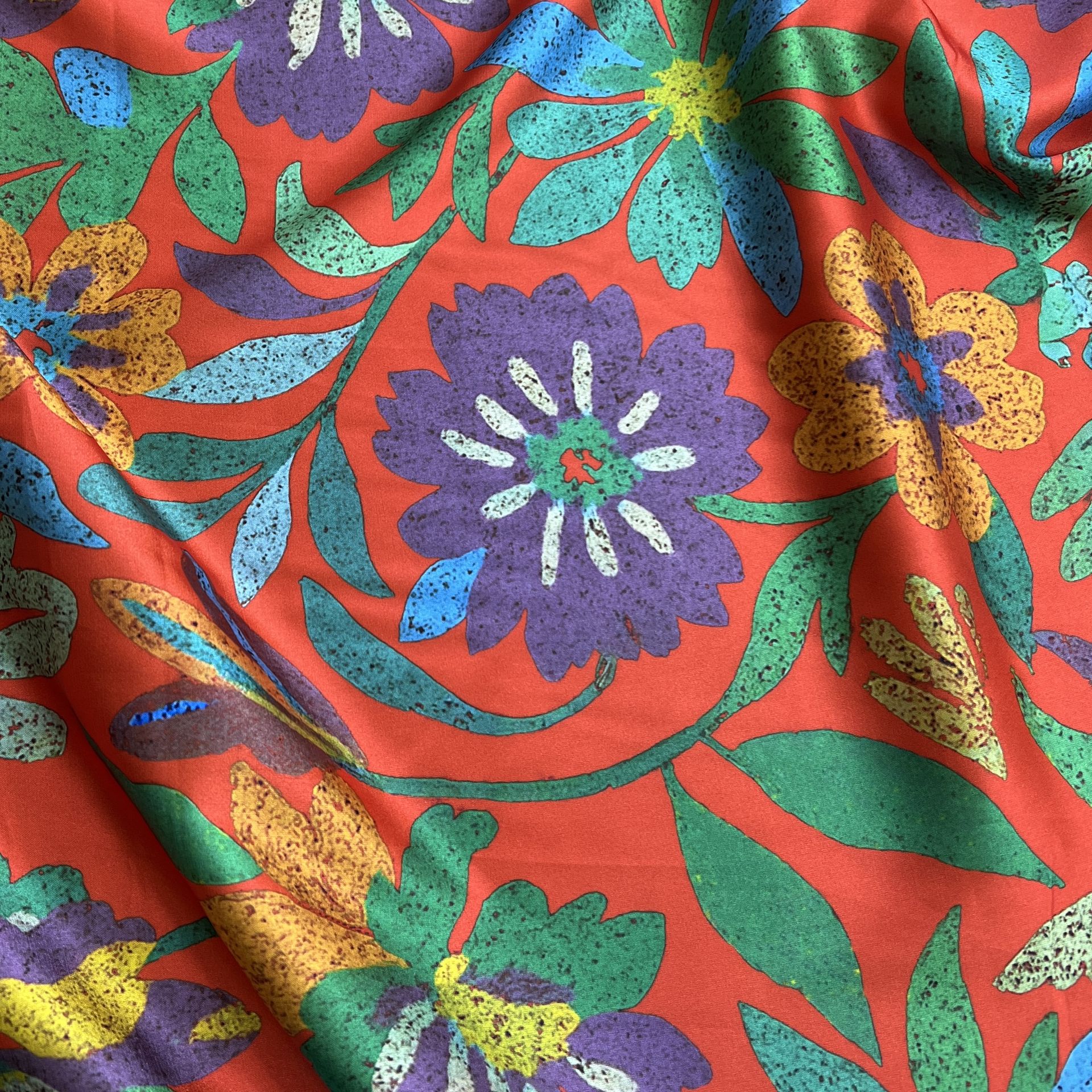 Color: Red/Color Big Flowers