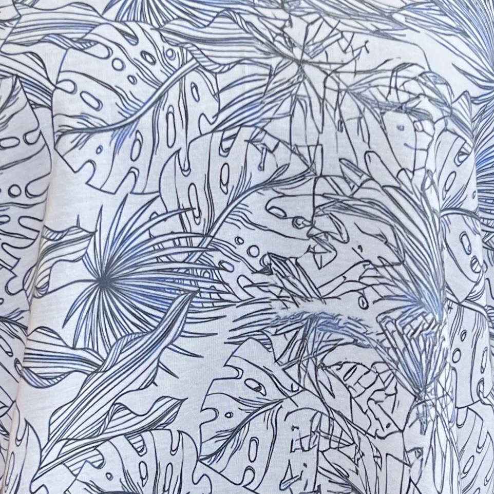 Color: White/Navy Line Leaves