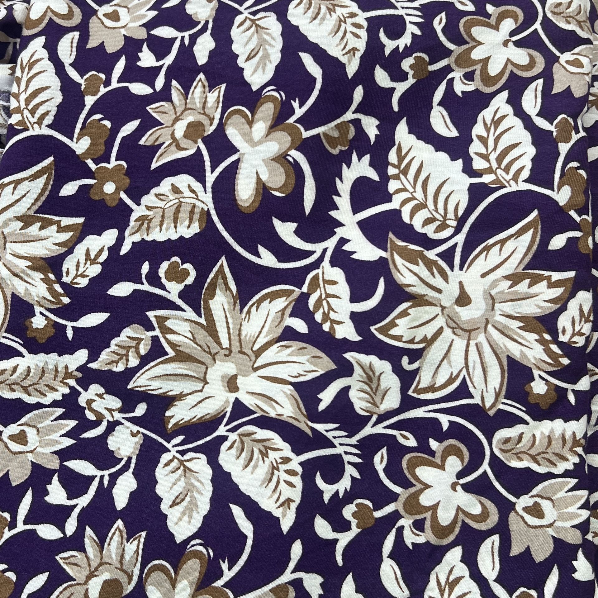 Color: Purple/Beige-White Flowers