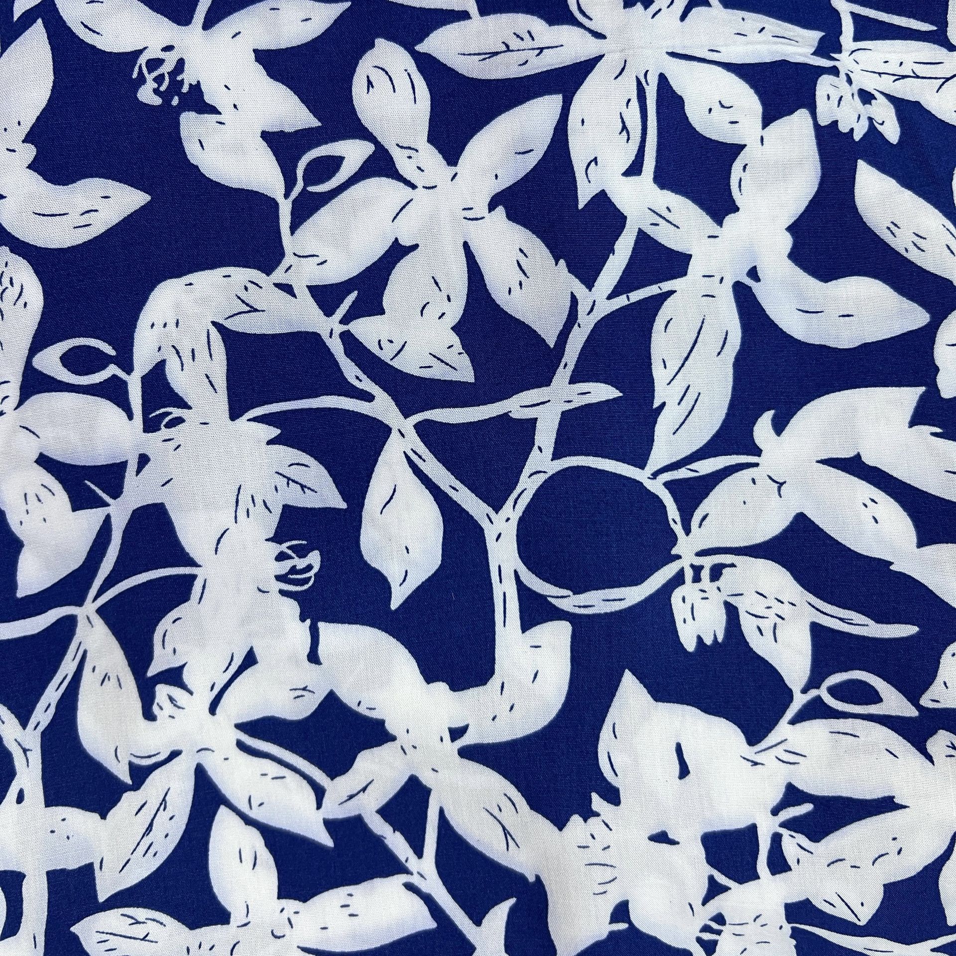 Color: Blue/Big White Leaves