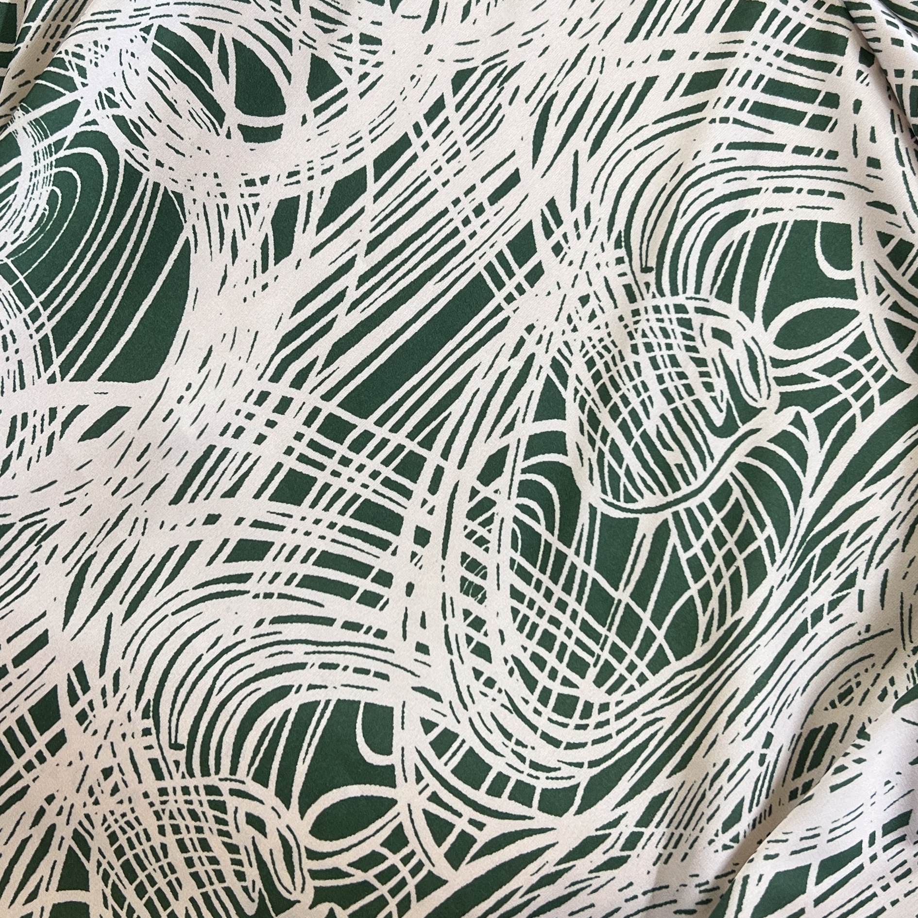 Color: Green/Cream Drawing