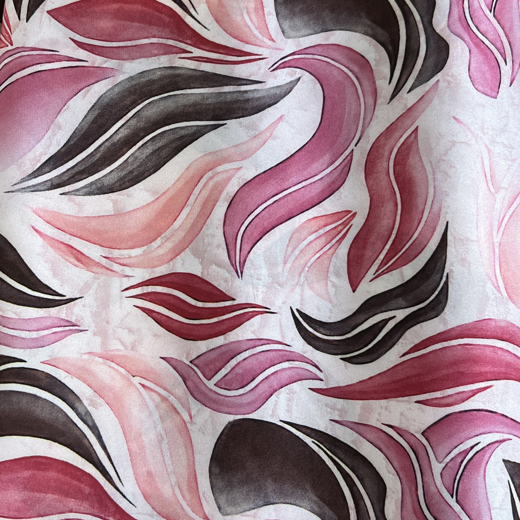 Color: White/Pink-Brown Leaves