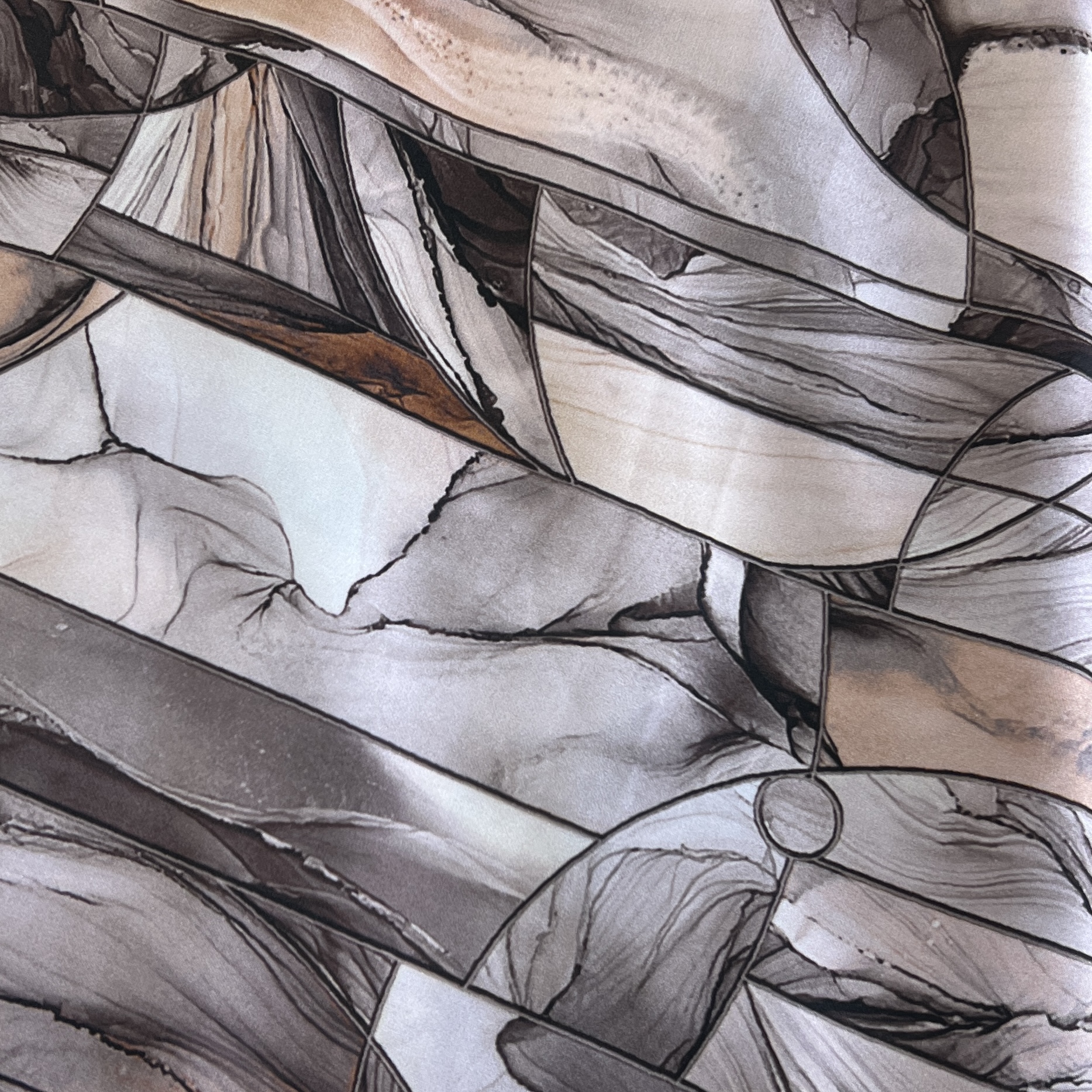 Color: White/Brown/Beige Design