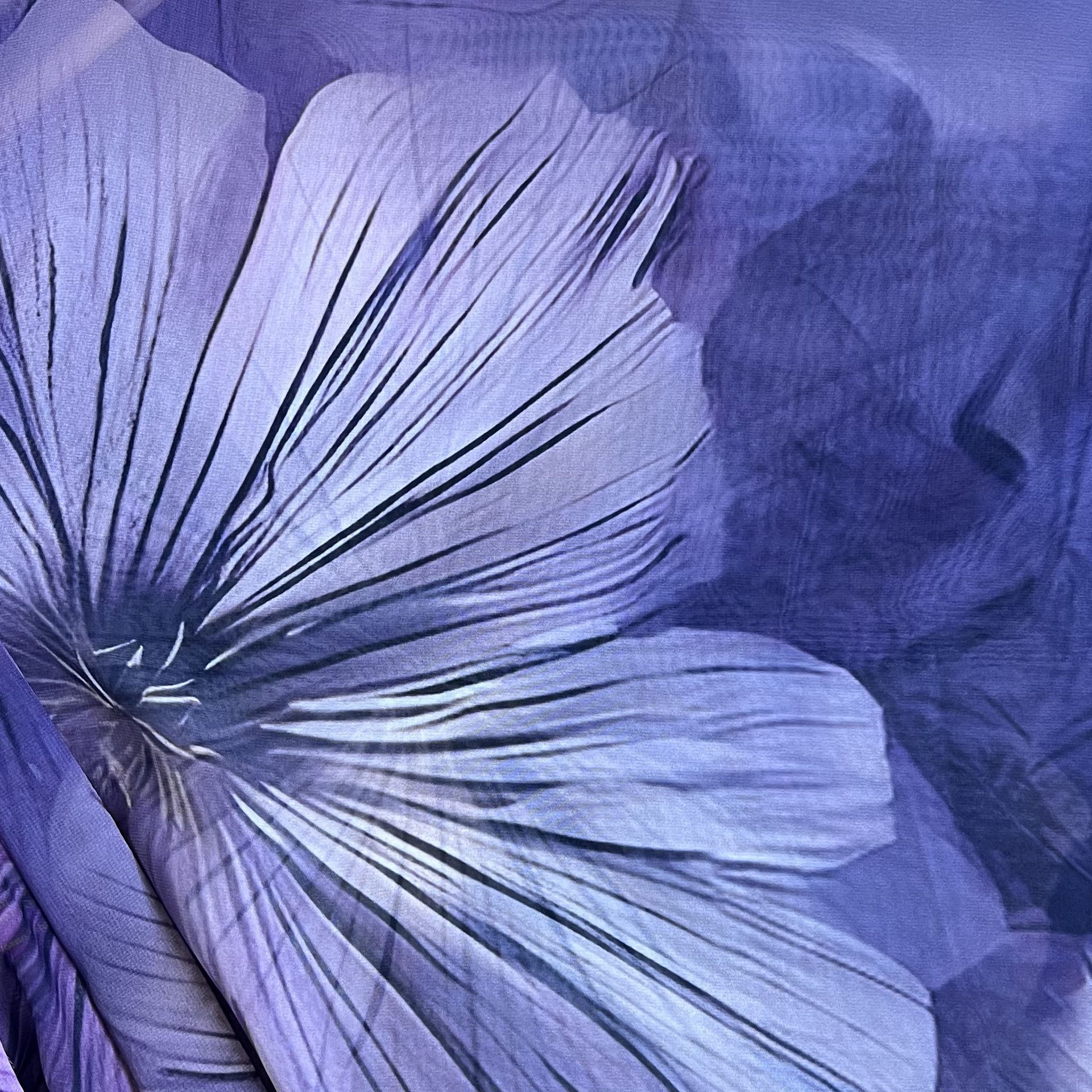 Color: Purple/Big Flowers