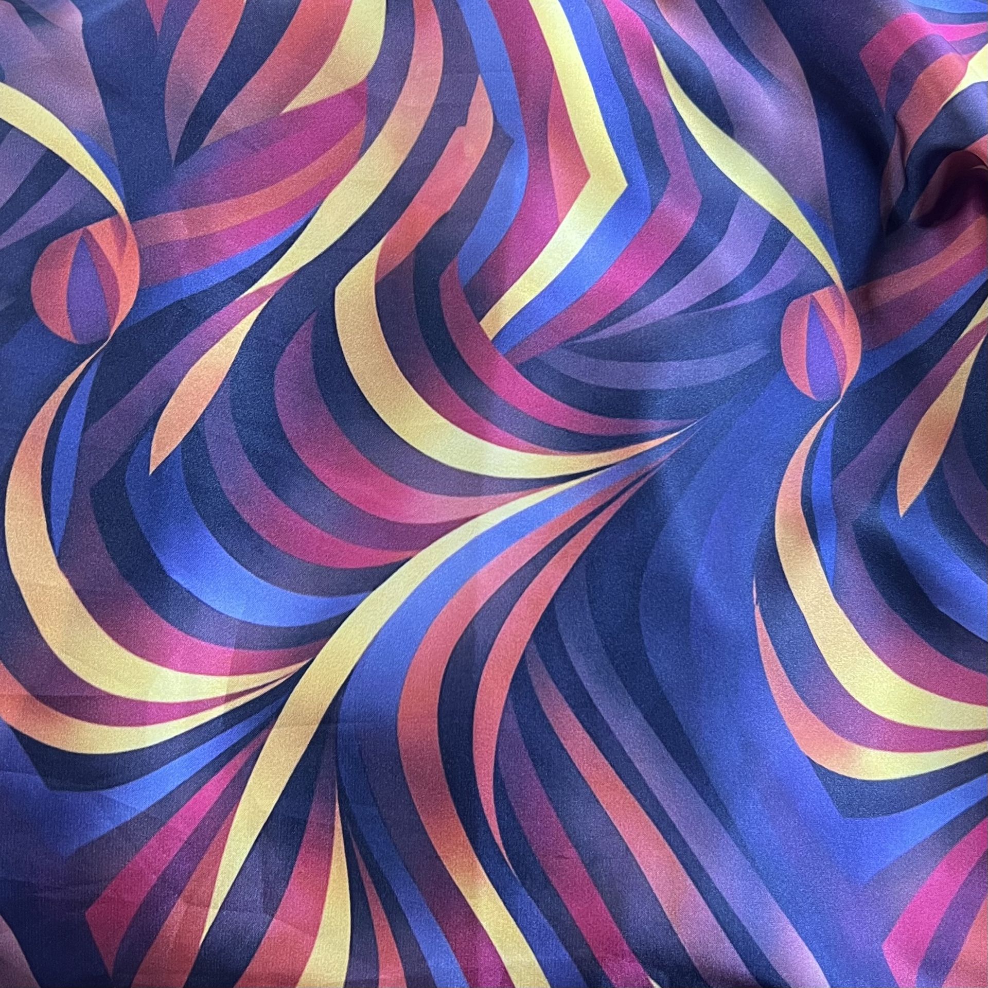 Color: Burgundy/Purple/Black/Yellow Lines Design