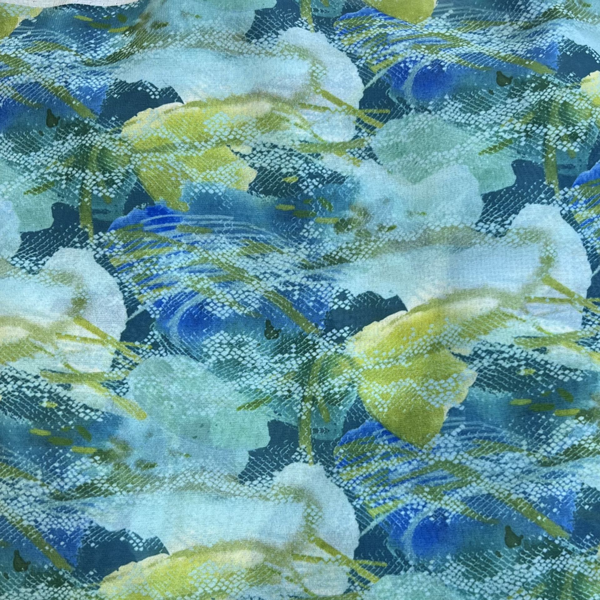 Color: Turqouise/Green/Blue Design