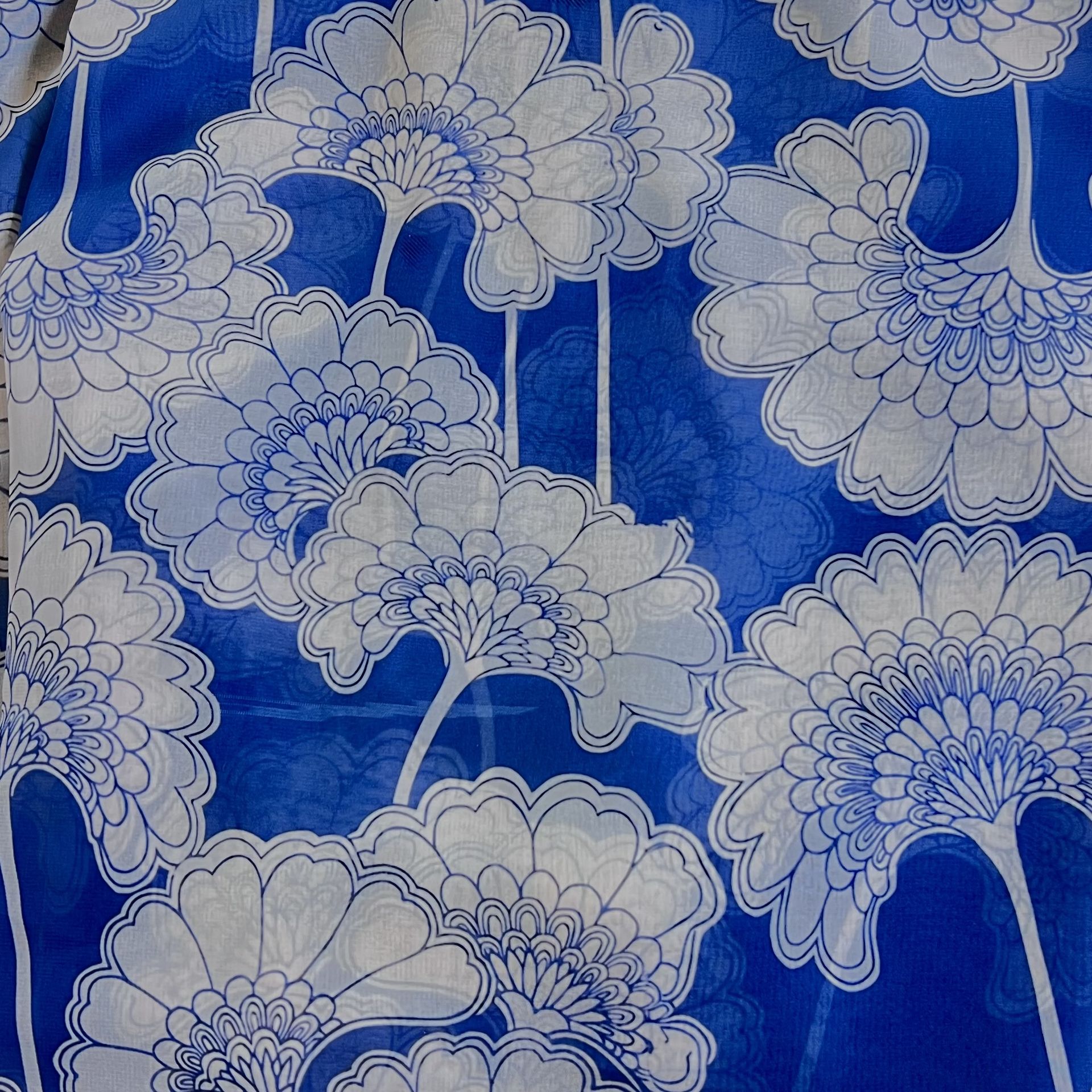 Color: Blue/White Flowers