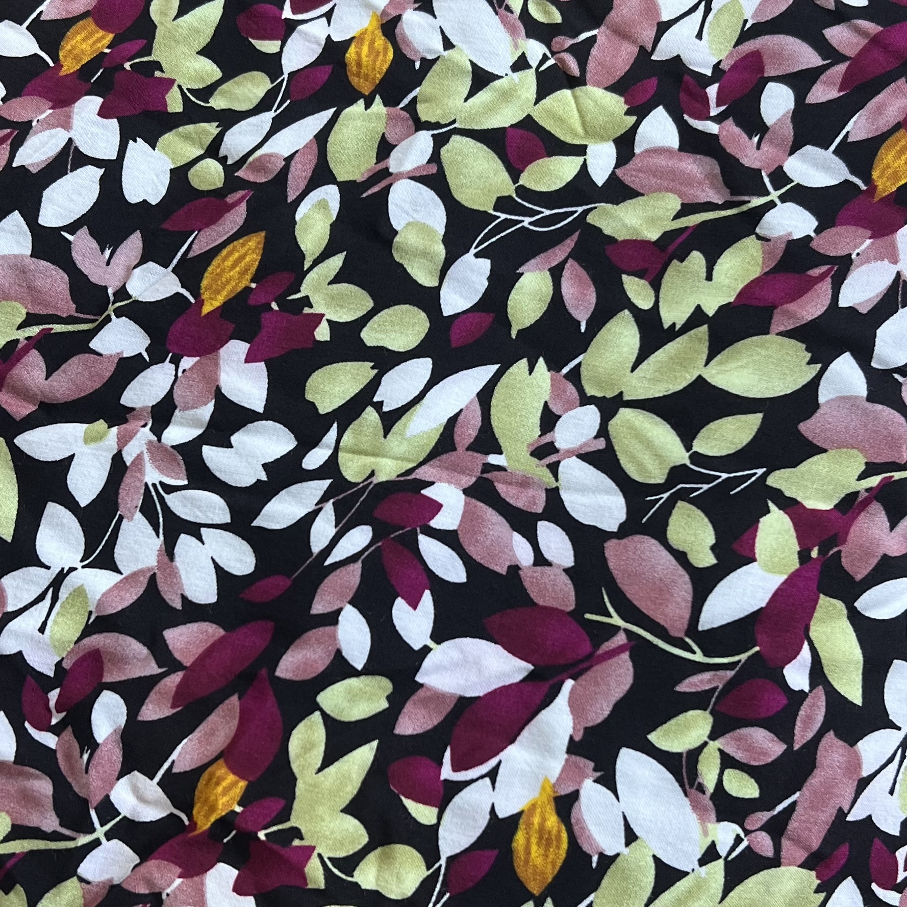 Color: Black/White-Burgundy-Green Small Leaves
