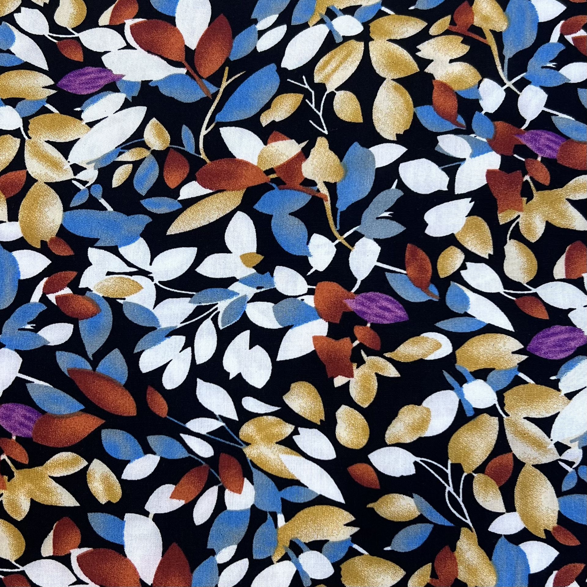 Color: Black/White-Red-Blue Small Leaves