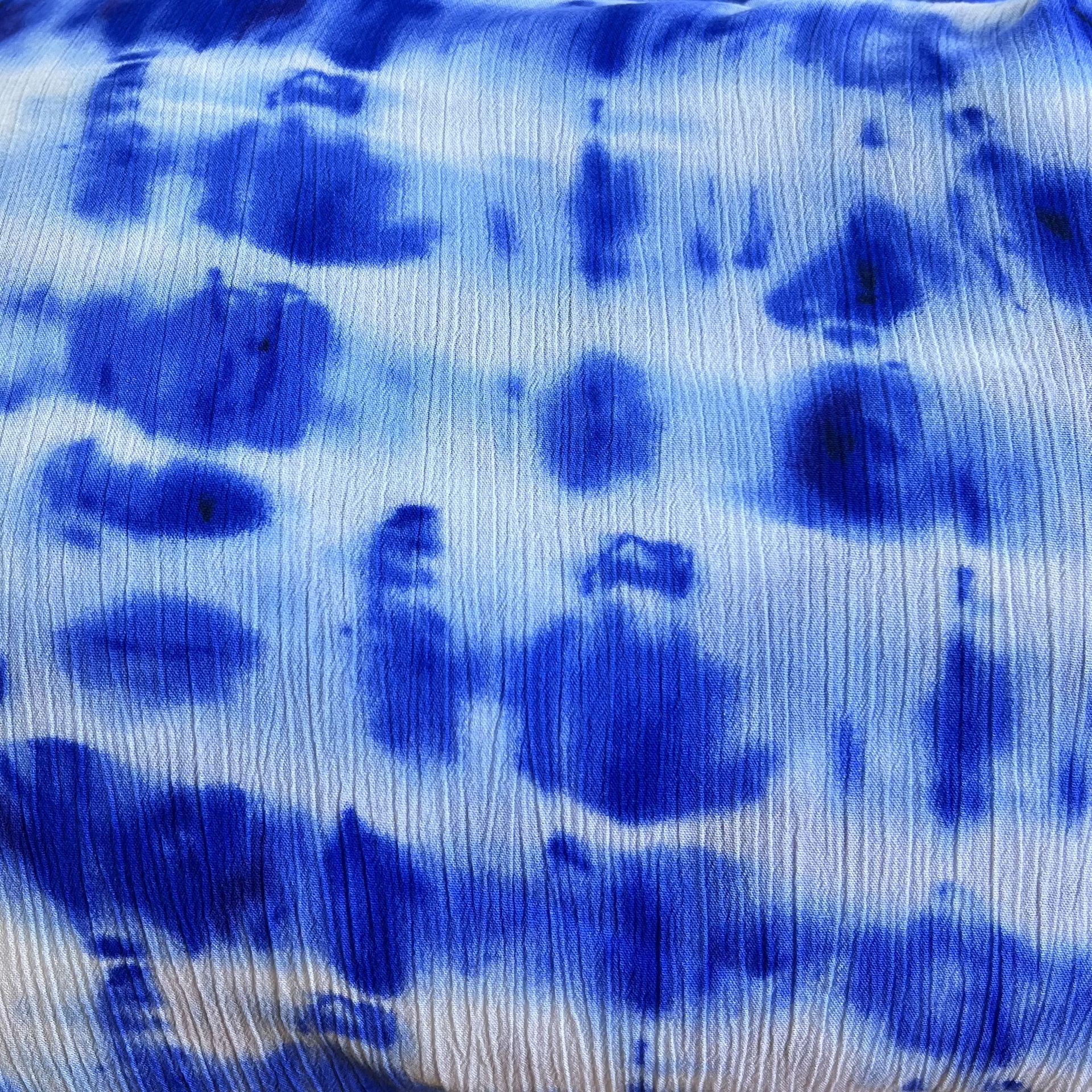 Color: White/Royal Blue Dye