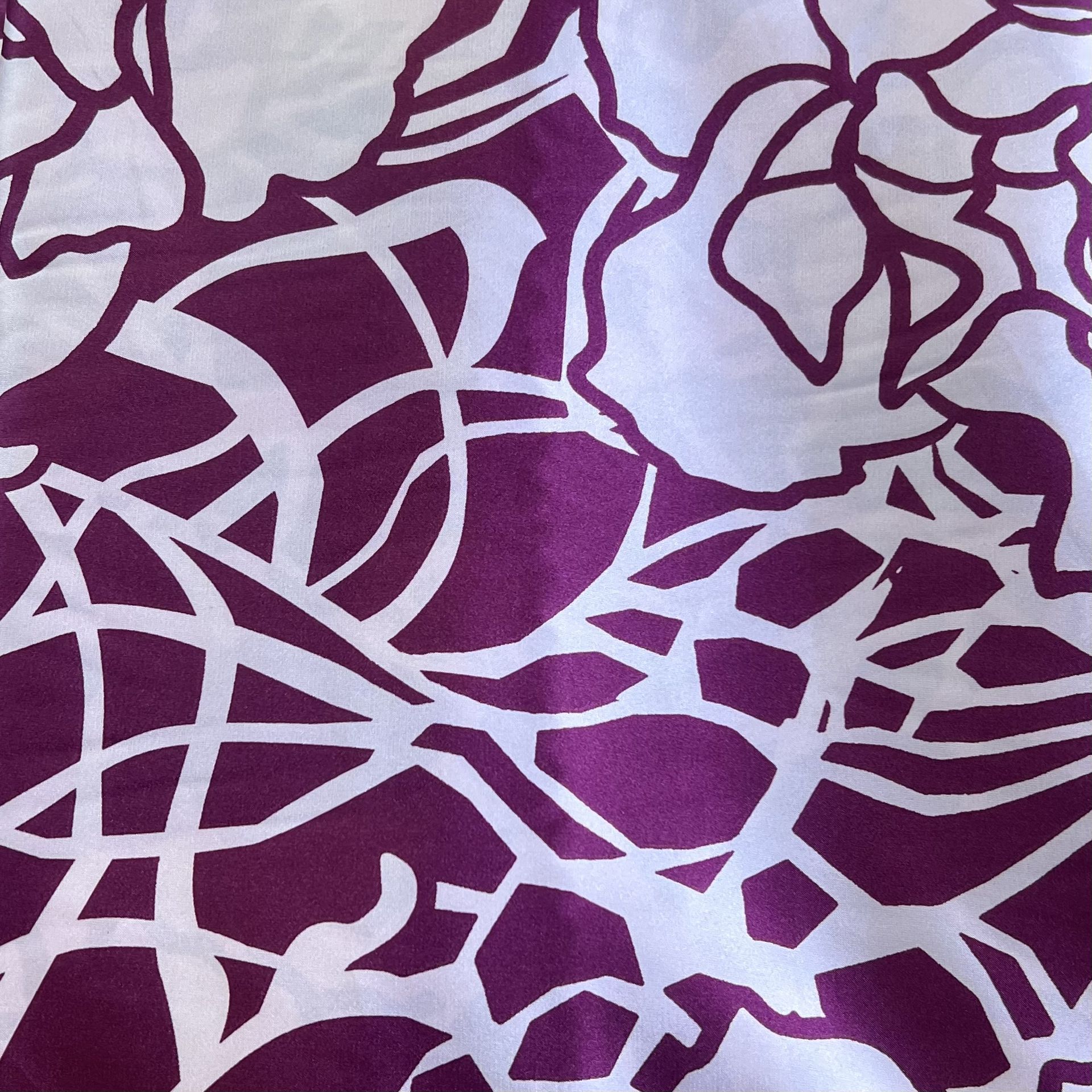 Color: Burgundy/White Big Flowers