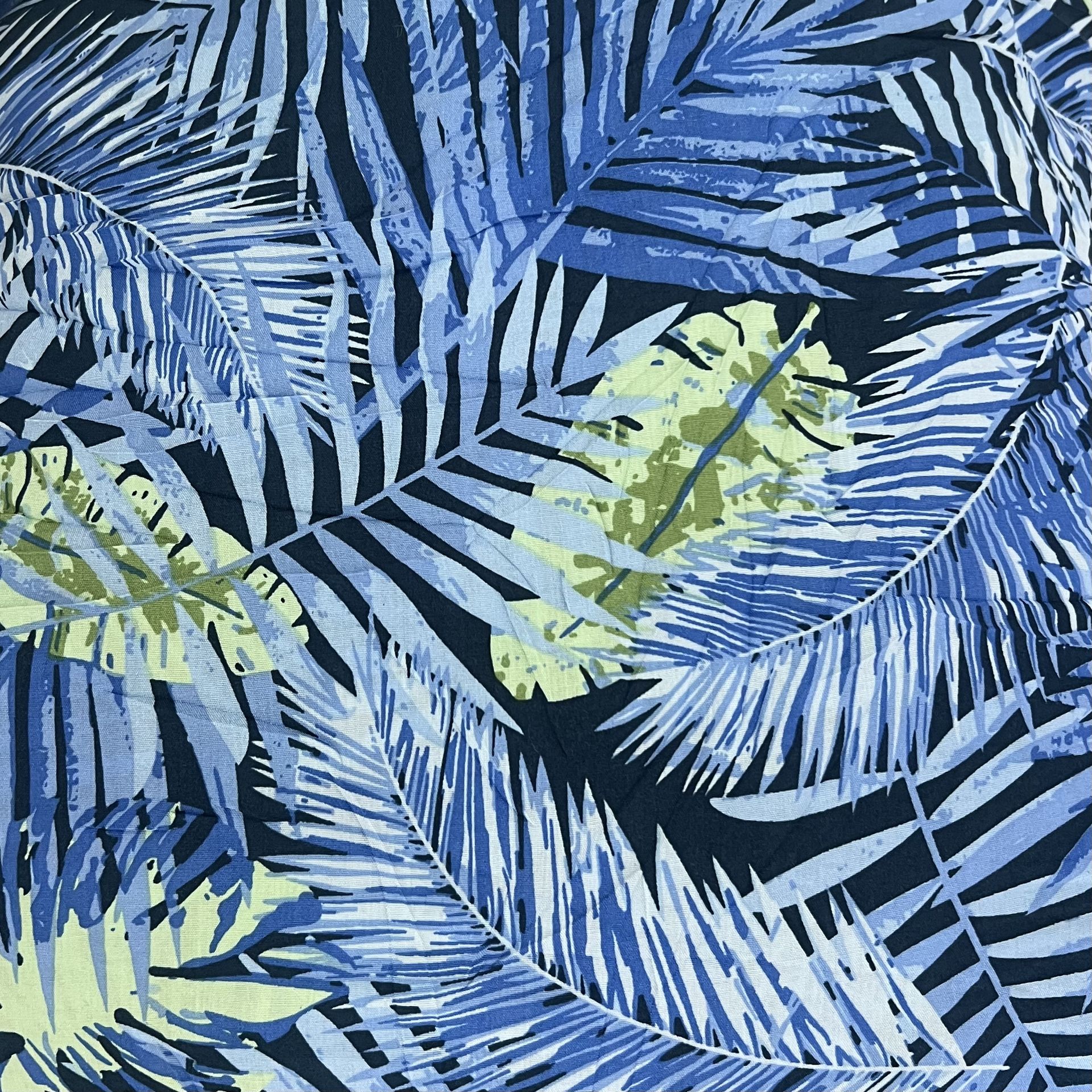 Color: Blue/Mint Tropical Leaves