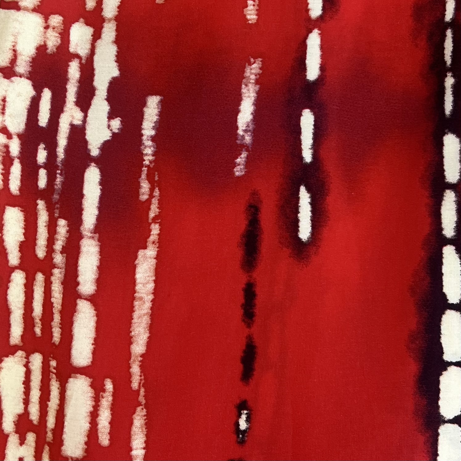 Color: Bright Red/Beige Dye