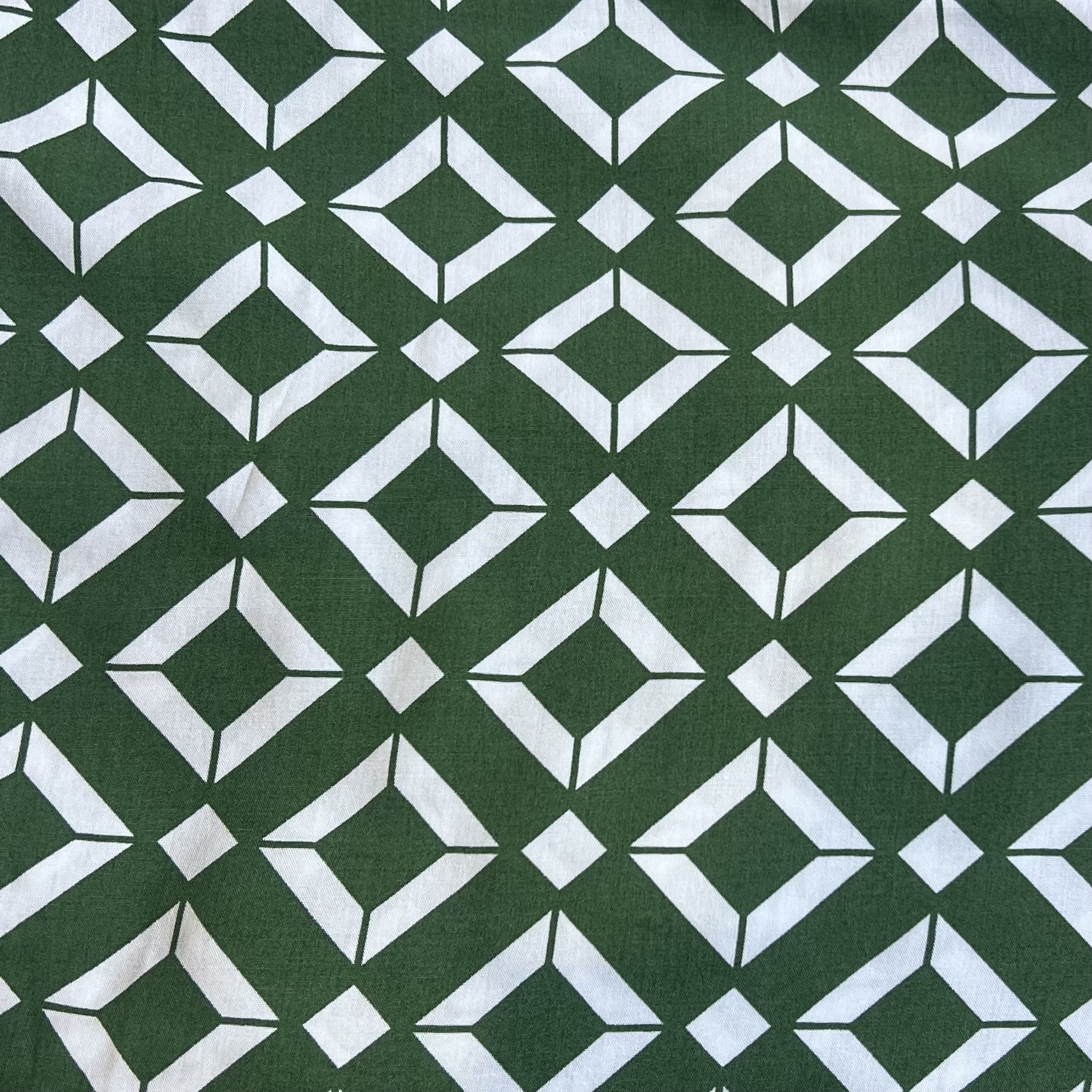 Color: Green/White Diamonds