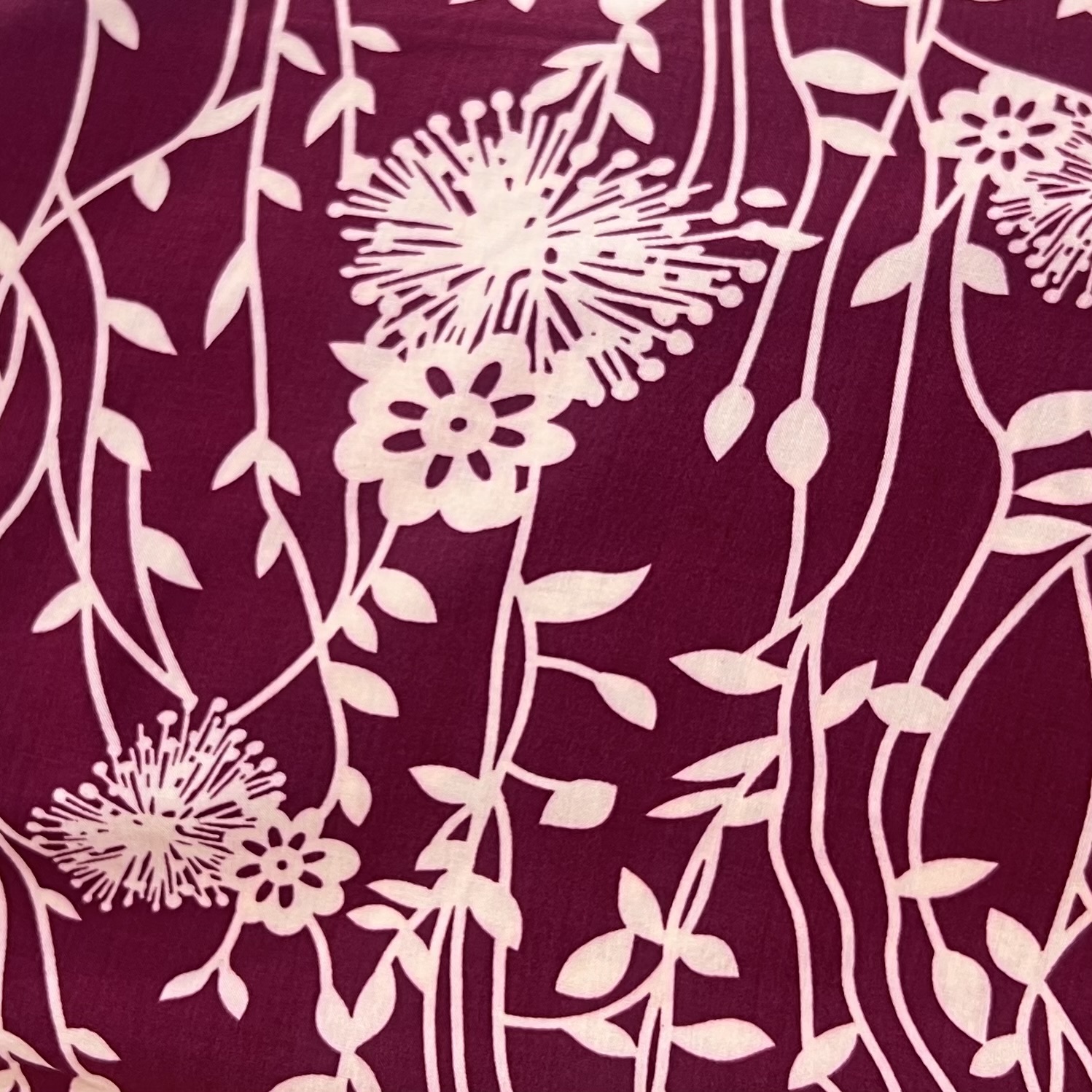 Color: Dark Red/Beige Dandelions