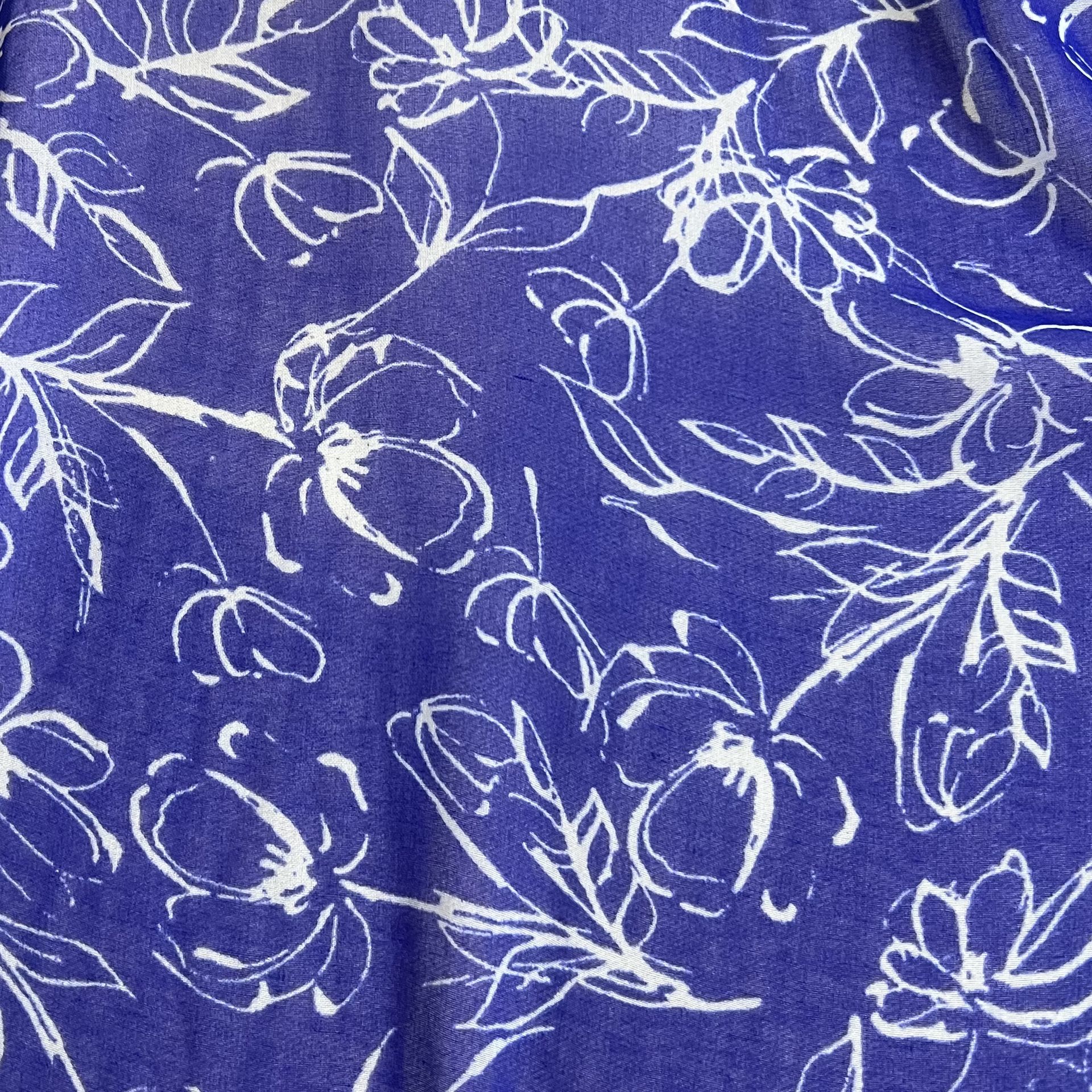 Color: Royal Blue/White Flowers