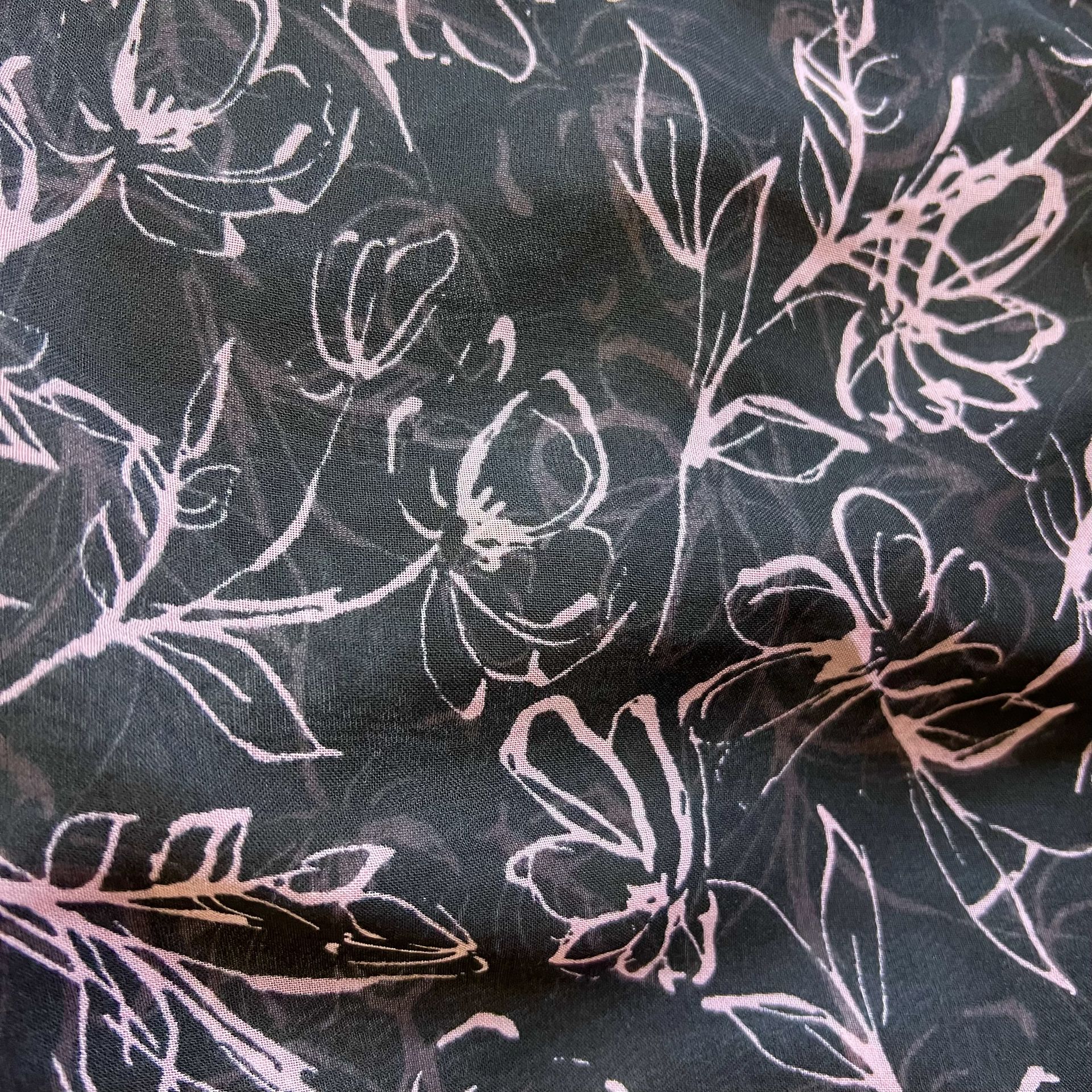 Color: Black/Pink Flowers