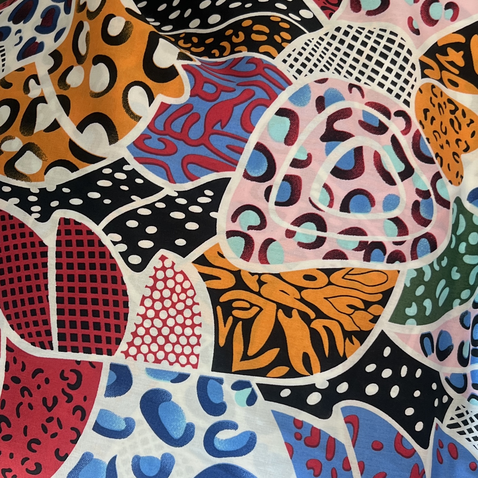 Color: Red/Blue/Orange Animal Mix