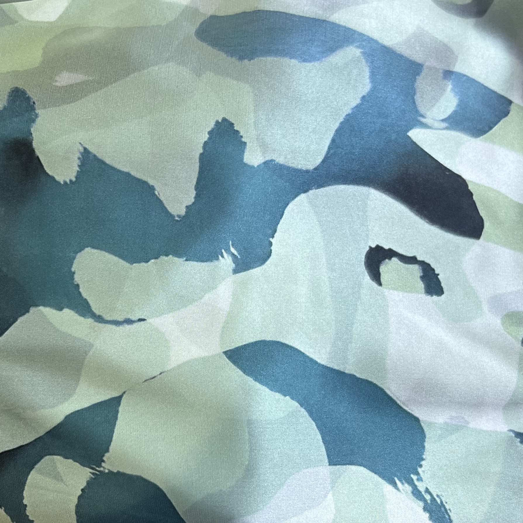 Color: Green/Light Mint Leave Forms