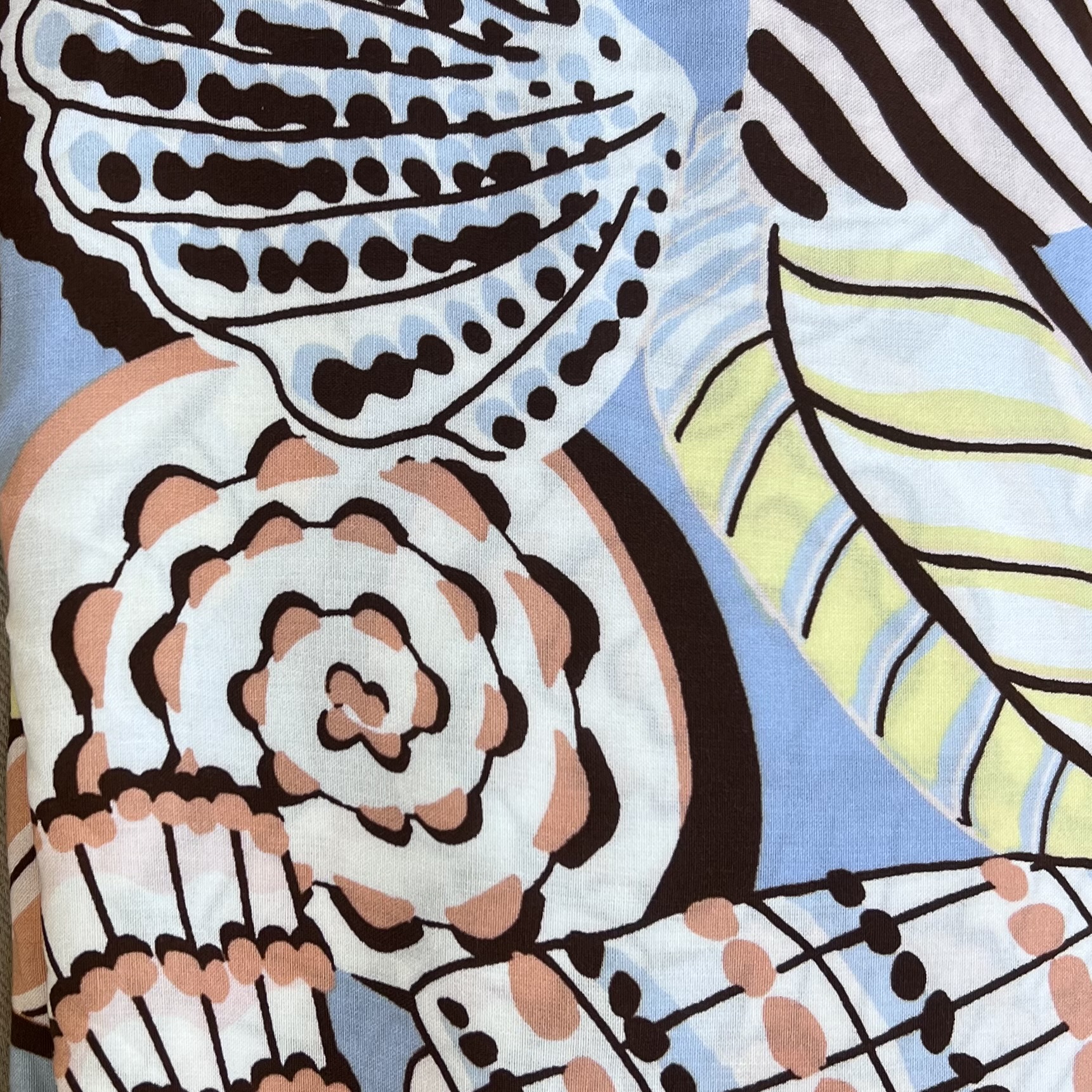 Color: Light Blue/Peach Shells And Leaves