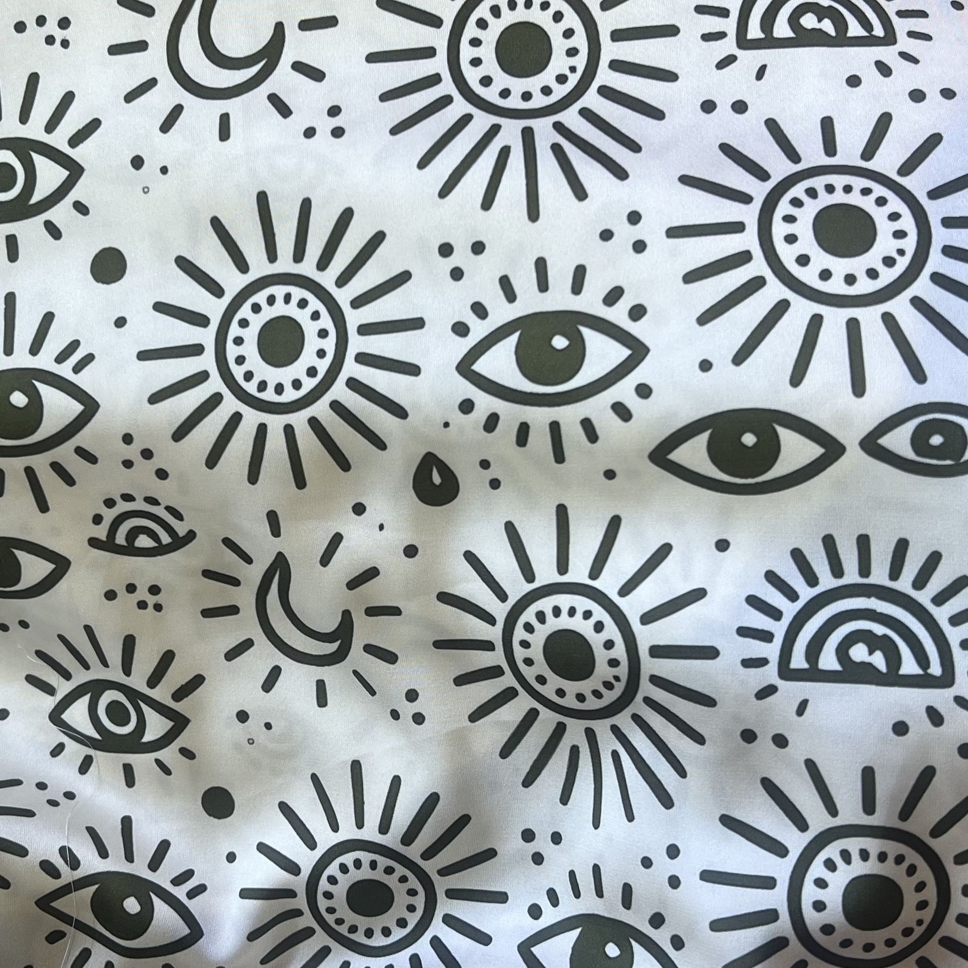 Color: Cream/Dark Olive Sun-Moon-Eye S